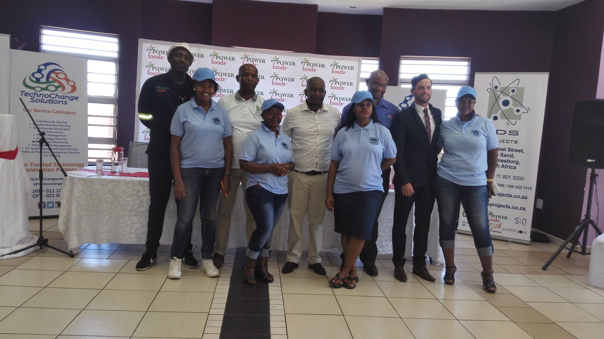 Lindi79750917's tweet photo. This is how we start 2018 educational year 
#BacktoSchooldrive2018
#ProgressiveProfessionalsForum
#EDSProjects
#TechnoChangeSolutios
#SponsoraStudent
#InvestintheirFuture https://t.co/A7rv2EDX3o