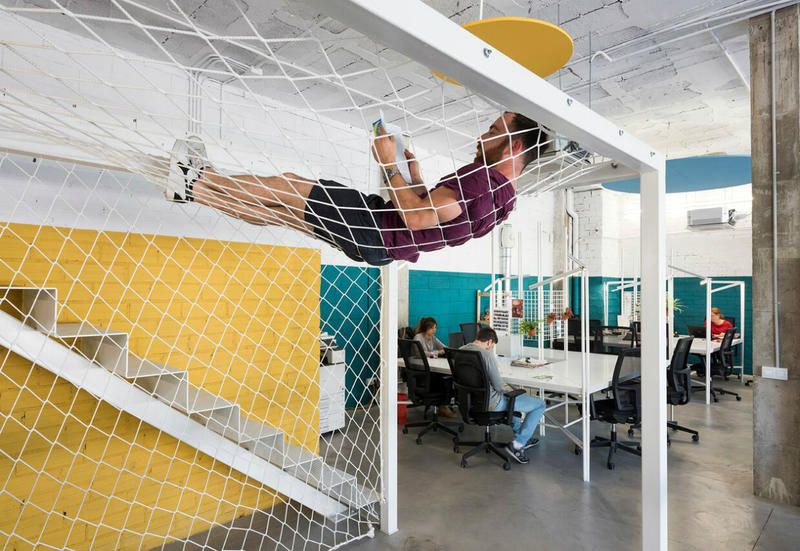 workitect_'s tweet image. Il #Coworking fa un passo avanti.
In questo progetto di due architetti italiani, l’obiettivo è quello di creare opportunità e spazi all’interno di un quartiere difficile di #Barcellona. 
Non solo postazioni di lavoro, ma un senso di #comunità.
buff.ly/2DBU3Tz