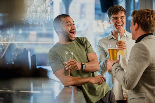 PubPrinceAlbert's tweet photo. Why not splash out on a motivational Monday pint this evening! Bring all your friends down too! 🍻 #pintnight #beer #ale #cider #mondaymotivation #afterworkdrinks https://t.co/pqa2u8U5Ko