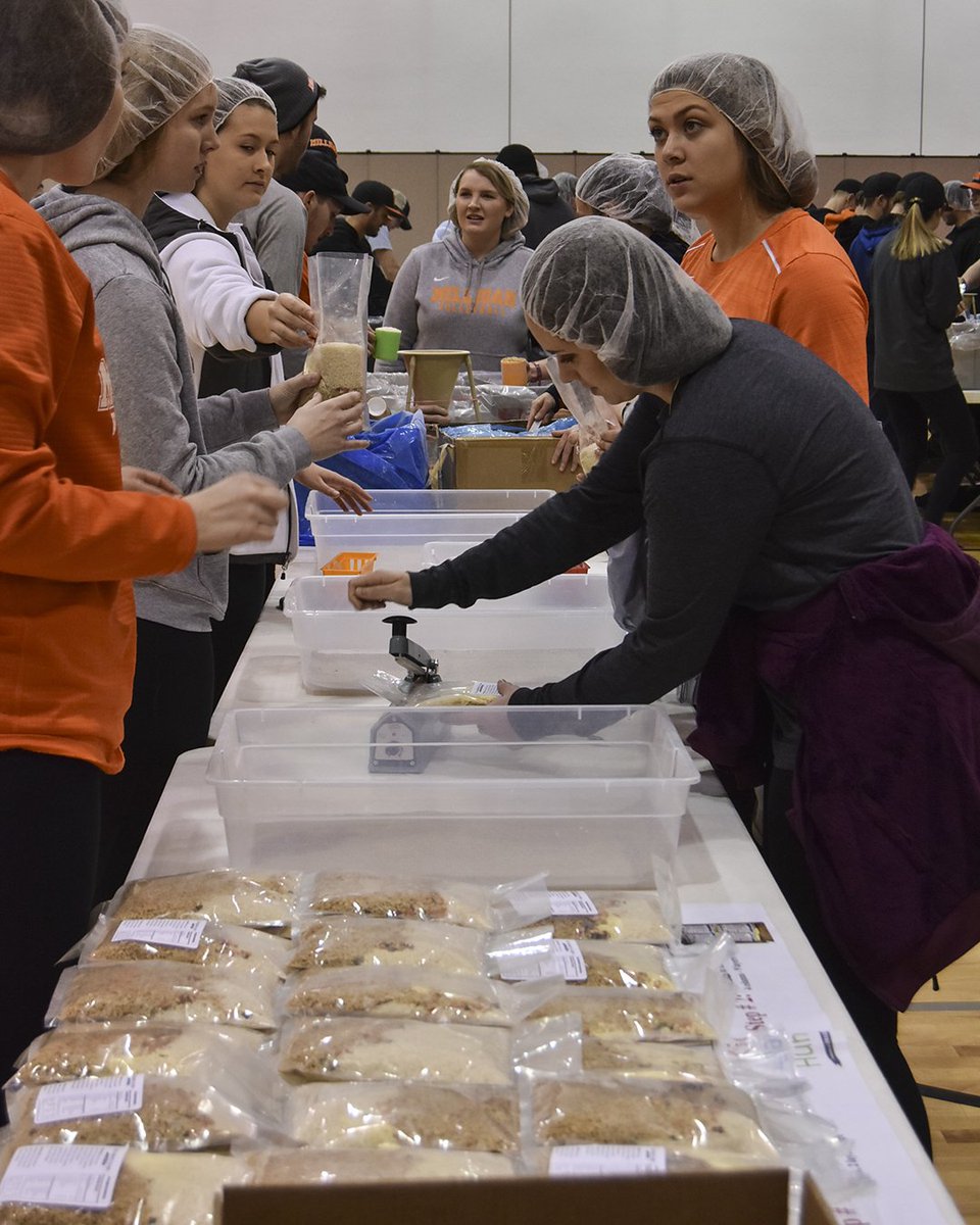 Your Buffs started out their Martin Luther King Day packing 20,000 meals for Kids Against Hunger... 🍛💥 #BeTheDifference #BuffNation