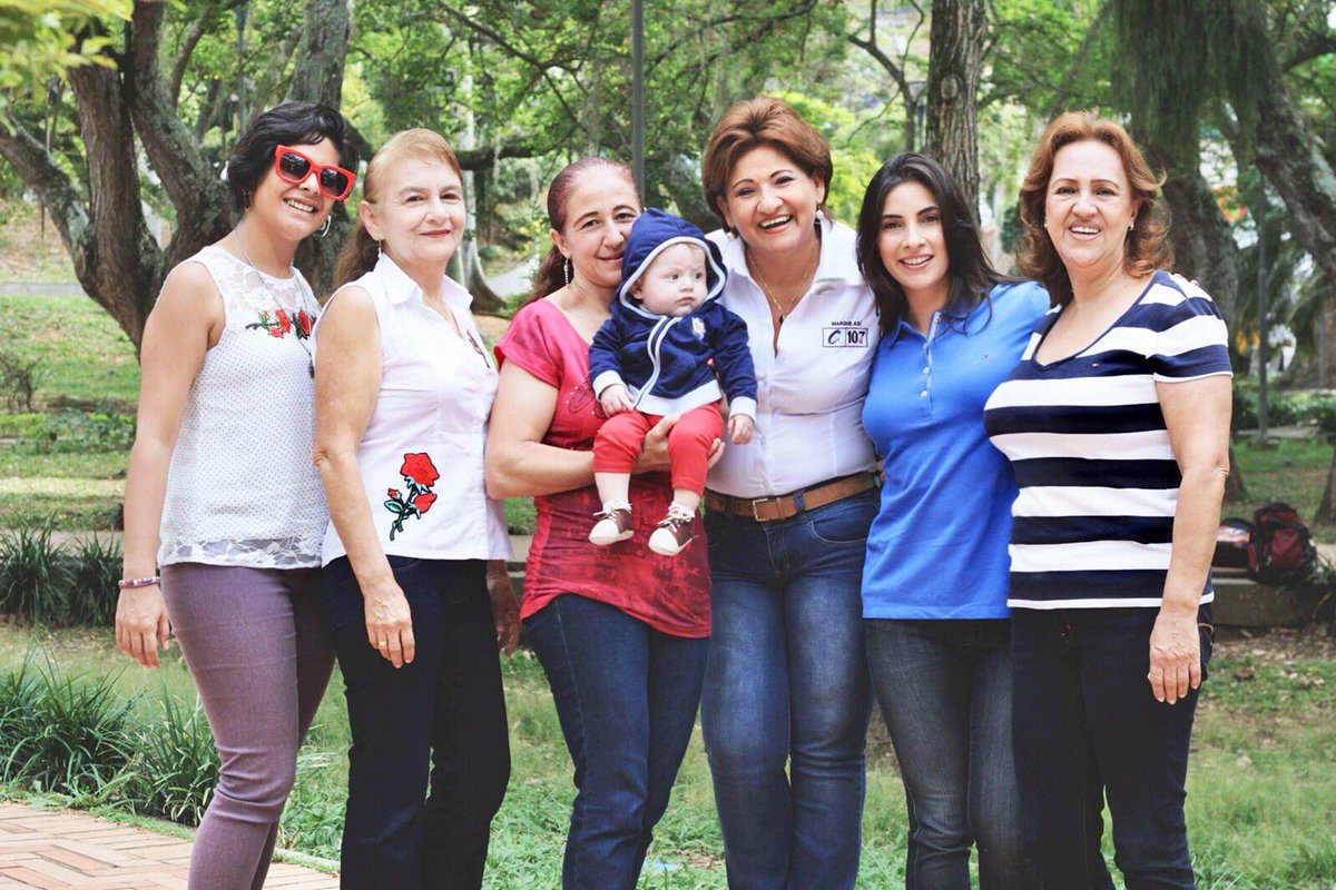 RubielaC65's tweet photo. QUEREMOS QUE NOS INCLUYAN!!! a todas las Mujeres, no somos solo el 30% de las listas de los partidos. Más Mujeres en Política FuerzaRubiela https://t.co/fvpG8rD5YI