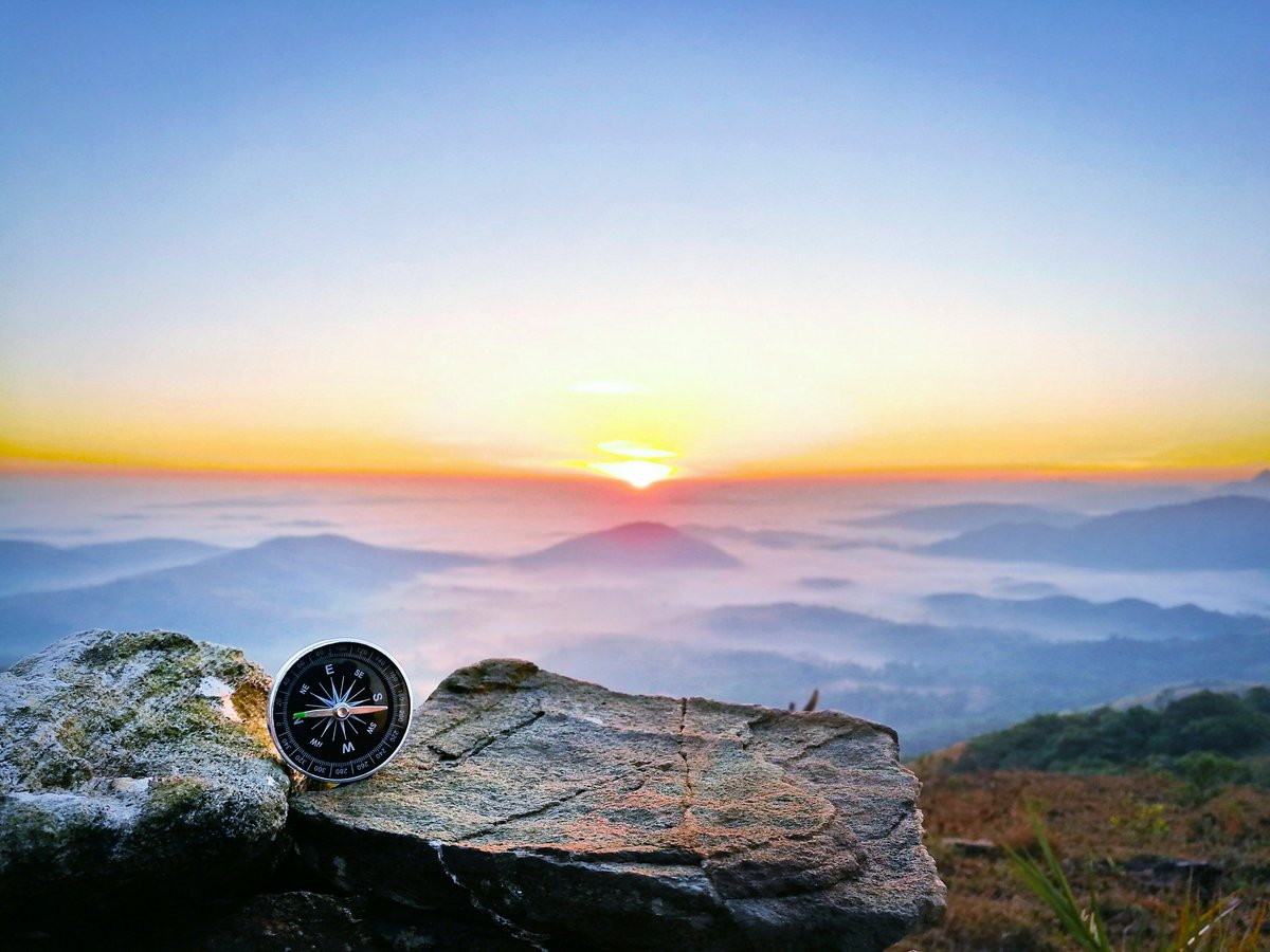 Bharathshnkar20's tweet photo. Golden hour love!!!
Shot on @hihonorIndia #honor #honor8pro #sunrise #compass #roadtrip #adhvagat #travel_karanataka #travelphotography #mobilephotography #incrediblekarnataka
#karnatakatourism #travel_karanataka #karunadu #kannadanadu #streetsofkarnataka #incredibleindia https://t.co/YoJjJd9gEV