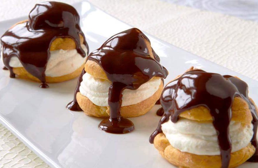 Fany_lex's tweet photo. Hacía contigo.. 💋
           Lo mismo que a los profiteroles.😋😋😁

#pimbapimba 😂😜💋 https://t.co/10fbAmtIoI