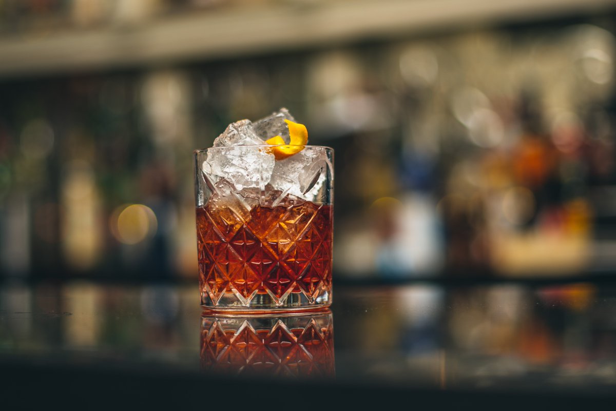 9 bars that do a killer negroni in London: <a href="/GottoTrattoria/">Gotto Trattoria</a> <a href="/TheTenBellsE1/">The Ten Bells</a> <a href="/Dirtymartiniuk/">Dirty Martini</a> @BeAtOneBar <a href="/bermondseyarts/">Bermondsey Arts Club</a> <a href="/SandersonLDN/">Sanderson London</a> bit.ly/2kCdVeW