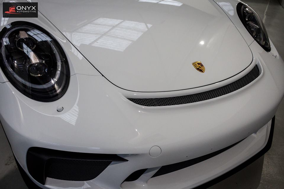 OnyxAutoUK's tweet photo. Porsche 911 GT3 following our Self Healing Paint Protection Film Package. We installed a Full Front End Package using our 10 year warrantied self healing film. All our panels are prepped to the highest standard before any work begins.
#Porsche #Porsche911 #Wrapping #GT3 https://t.co/rXSKSRWH0y