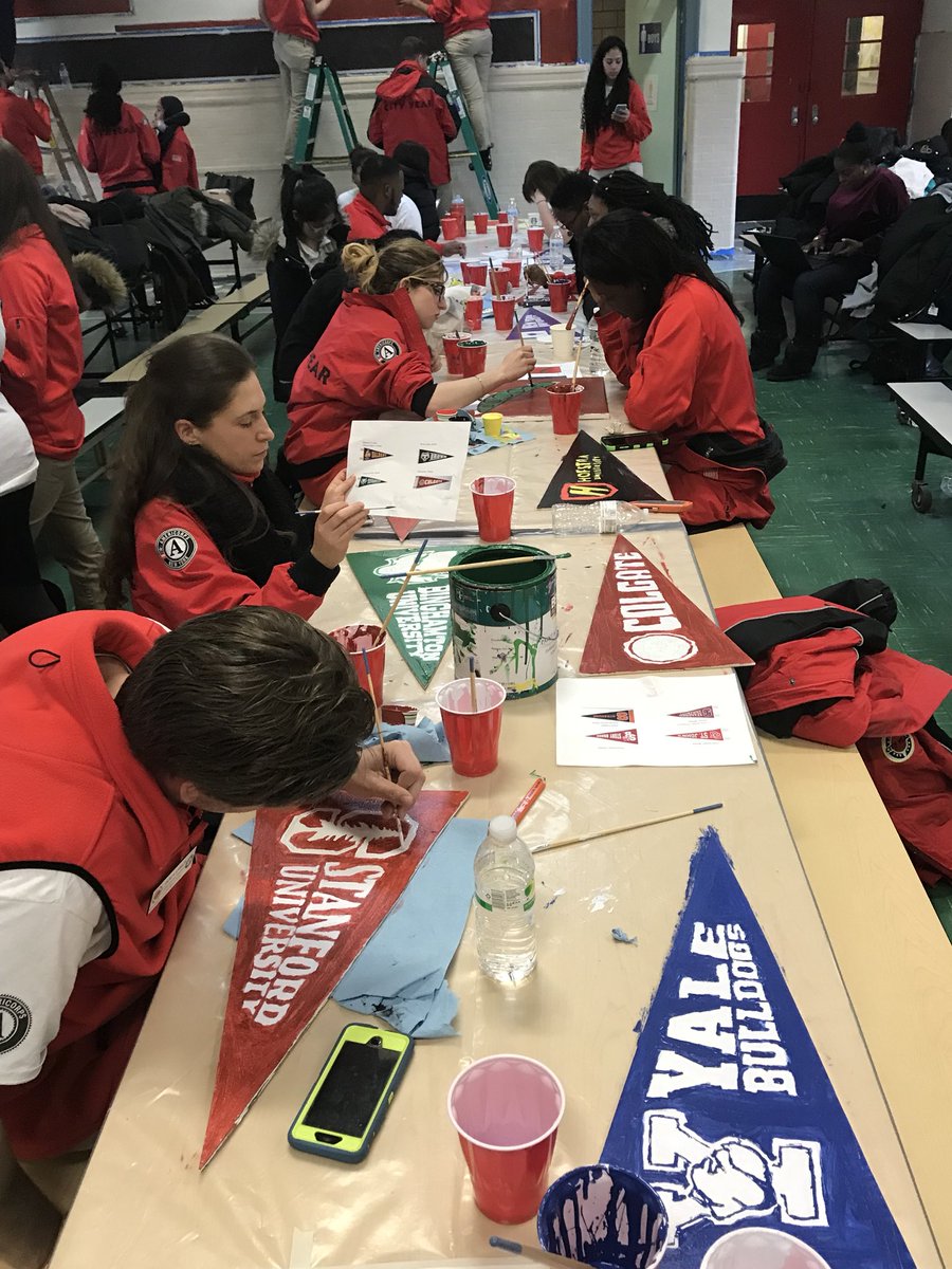 mezackb's tweet photo. Service day at PS 171 Harlem #makebetterhapen https://t.co/9rJcOVbxPM