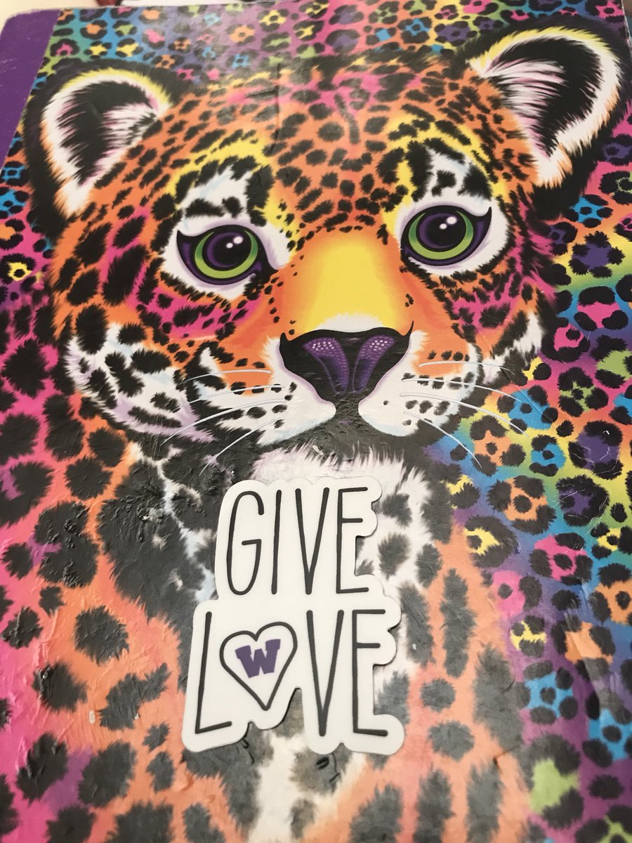 Jesa_LeighJ's tweet photo. Everyone should get to work with a district who has the motto “Give Love” #HSantaFE18 #WaukeeGivesLove https://t.co/IEv0LkSYdZ
