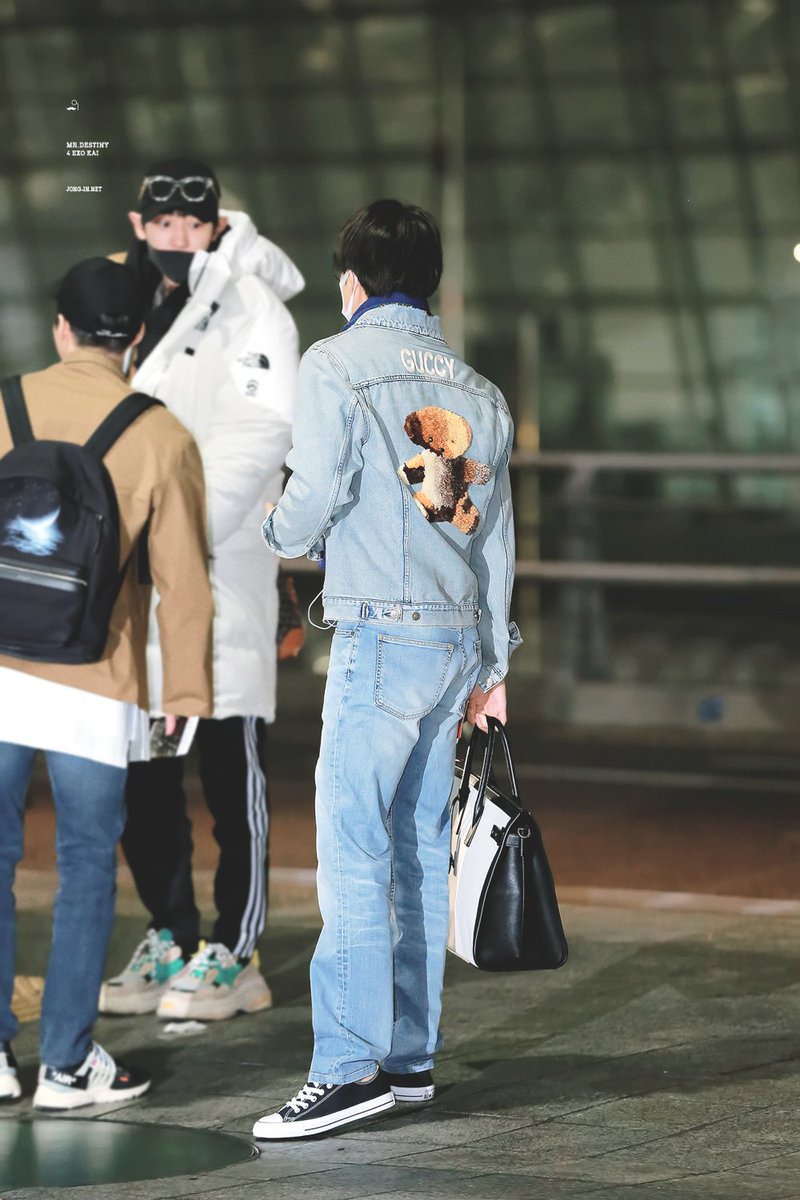 🐻 : 내가 꼰도이 보여줄까
👨‍👦‍👦 : (일동)(집중)

#엑소카이