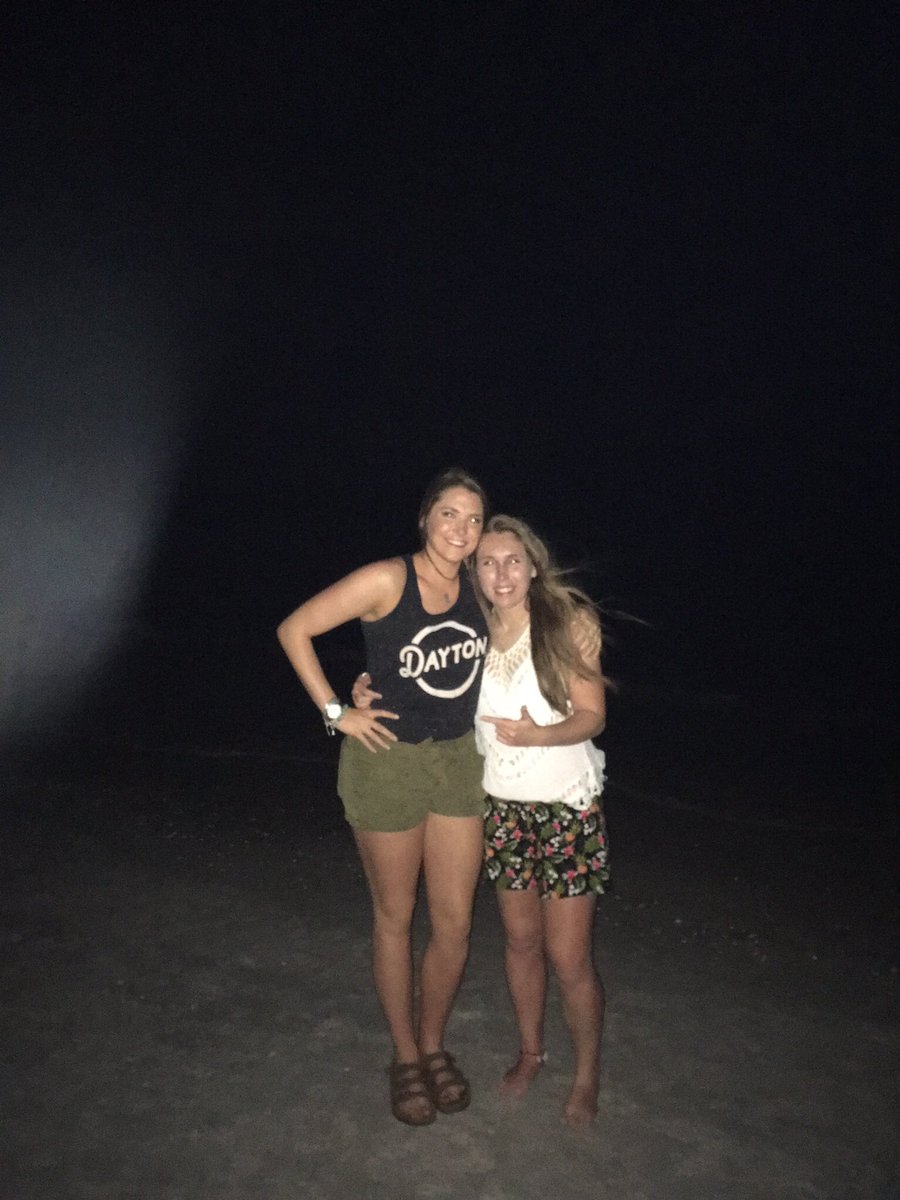 Kuhnasty's tweet photo. Happy birthday to one of my best friends: a beautiful and noble land mermaid @hannewright miss you lots girl 💓 #fig #LongLiveChelsea https://t.co/74Ymj7ZBQ2