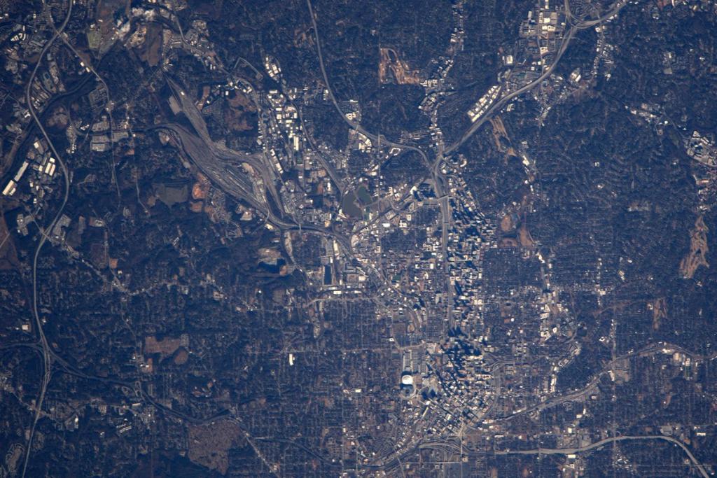 NASA's tweet photo. Today is #MLKDay. Here's a past @Space_Station view of Dr. #MartinLutherKing Jr.'s hometown of Atlanta as seen from orbit by @Astro_Kimbrough in 2017 https://t.co/e3UQkv8op8