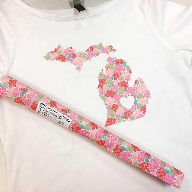 StahlsIDDirect's tweet image. Everything's coming up ROSES - CAD-CUT Pattern heat transfer vinyl that is!  How would you customize this pattern? Tell us the colors you would choose in the comments! #rosepattern #michiganlove #stahls #heattransfervinyl #cadcutpatterns ⠀
.⠀
.⠀
.⠀
.… ift.tt/2DfMC6F