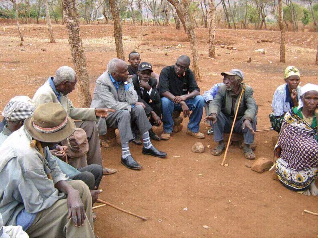 This is why Prof Kibwana is a man of the people...<a href="/WehliyeMohamed/">Mohamed Wehliye, MBS</a> <a href="/makaumutua/">Prof Makau Mutua</a> <a href="/WMutunga/">Dr Willy M Mutunga, Chief Justice, Kenya (2011-16)</a>