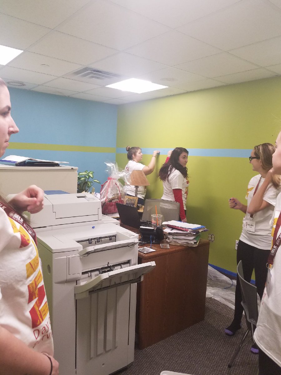GreaterProvYMCA's tweet photo. Today, hundreds of people put on their volunteer hat on #MLKDay of Service. Thank you to all the volunteers from @RhodeIslandCollege who stopped by our @KentCountyYMCA branch and helped out with various projects! #ForABetterUs #RediscovertheY https://t.co/drtXj64VV7