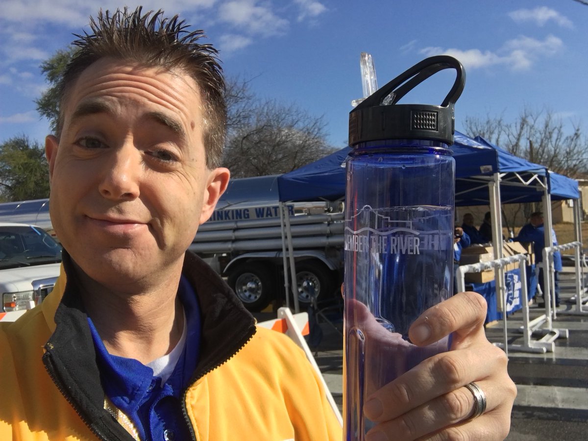 JBakeWxMan's tweet photo. Thanks for the water bottle @MySAWS! Great to see you hydrating people at the #MLKMarchSA https://t.co/FxqK2s6YBQ