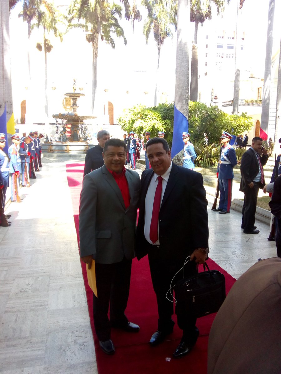En los preparativos para la llegada del comandante presidente Nicolás Maduro, a su rendición de memoria y cuenta, ante la honorable y plenipotenciaria, Asamblea Nacional Constituyente. Deber de patria. Venceremos.