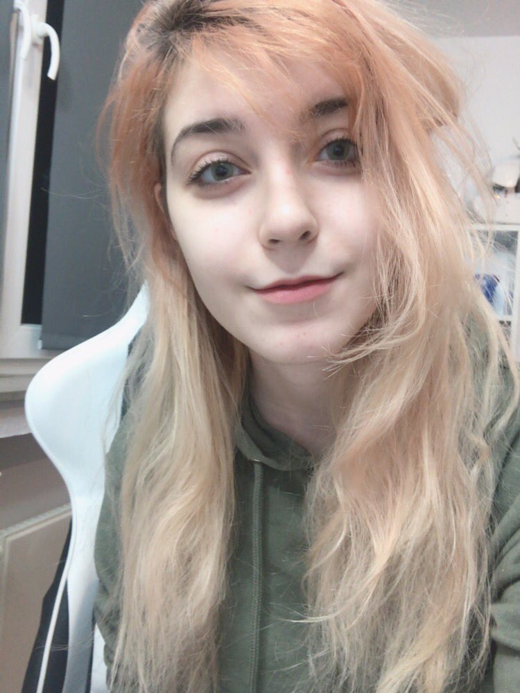 Anni The Duck No Twitter Sorry Fur Den Nomakeup Look Es Geht Los Mit Dem Stream Https T Co Vmqxczx5bp