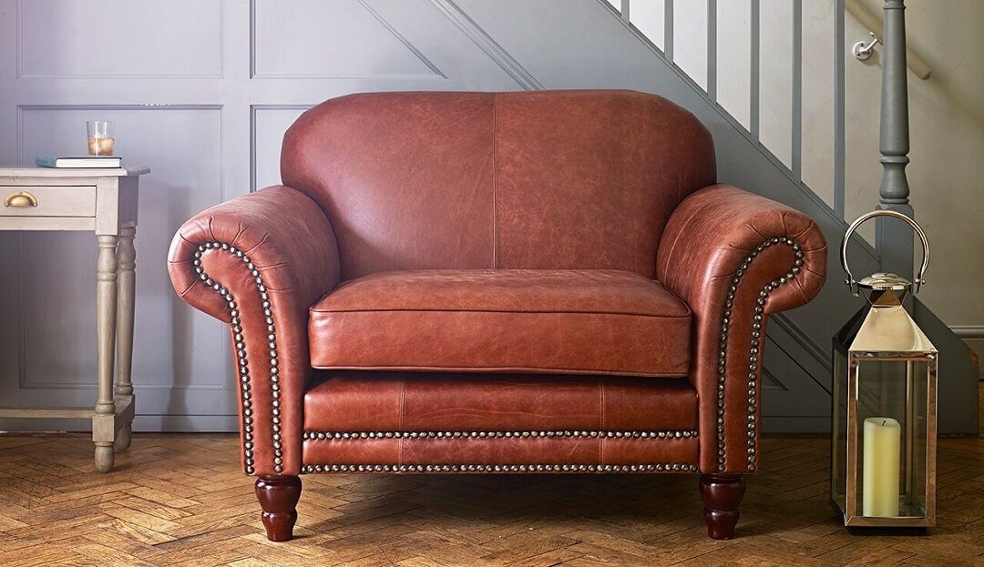 darlingssofas's tweet photo. Should you buy a snuggle #chair? If you're undecided, our #shootout stacks snuggle chairs up against other pieces of furniture to help you make your mind up.
https://t.co/O02MxZeBkV
#snugglechair #darlingsofchelsea #loveseat https://t.co/MWY3jdQrAG