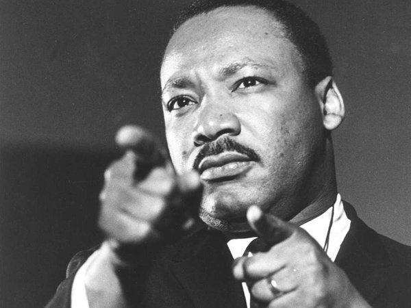 OnTheRange_'s tweet photo. Remembering the life and achievements of the great Martin Luther King, Jr. I wanted to share my favorite photo of him. His message of love, equality, and compassion is timeless and only a dream w/out the 1st &amp; 2nd Amd. Even Marty had both barrels blazing! #MartinLutherKingJrDay https://t.co/Mw9jZpXxC0