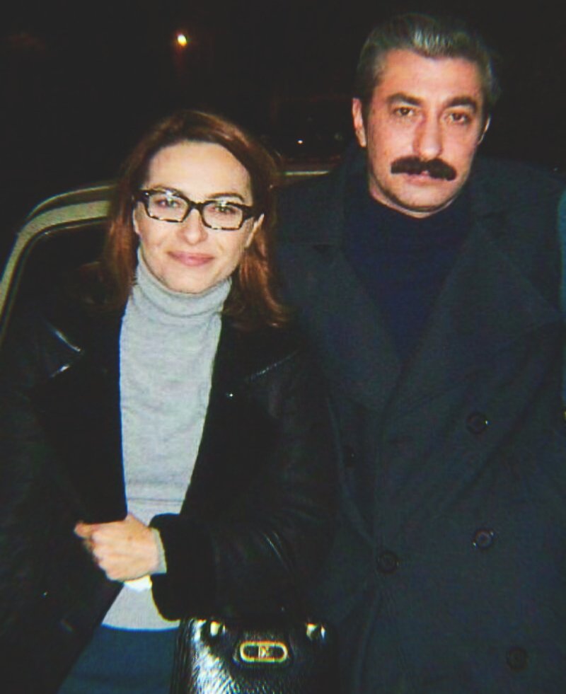 Hasret kalmışız yüreği güzel insanlara..
~°~
#ayçabingöl #erkanpetekkaya #öylebirgeçerzamanki #cemalsüreya