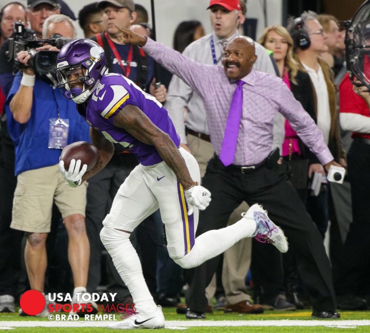 ZachHalverson's tweet image. Think about what would have happened had @gregcoleman8 not shown @stefondiggs where to go after he caught the ball.