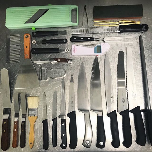 jamesraukete's tweet photo. βGuns For Show, Knives For A Proβ - Soap, Lock Stock and Two Smoking Barrels. @knifebag #cheflife πͺπ₯ππ― #truecooks #kniferoll #knifebag #germanknife #wustof #fdick #swissknife #knifeporn #knifepic @truecooks https://t.co/pW1qWMzGYh https://t.co/xWehBLhqMS