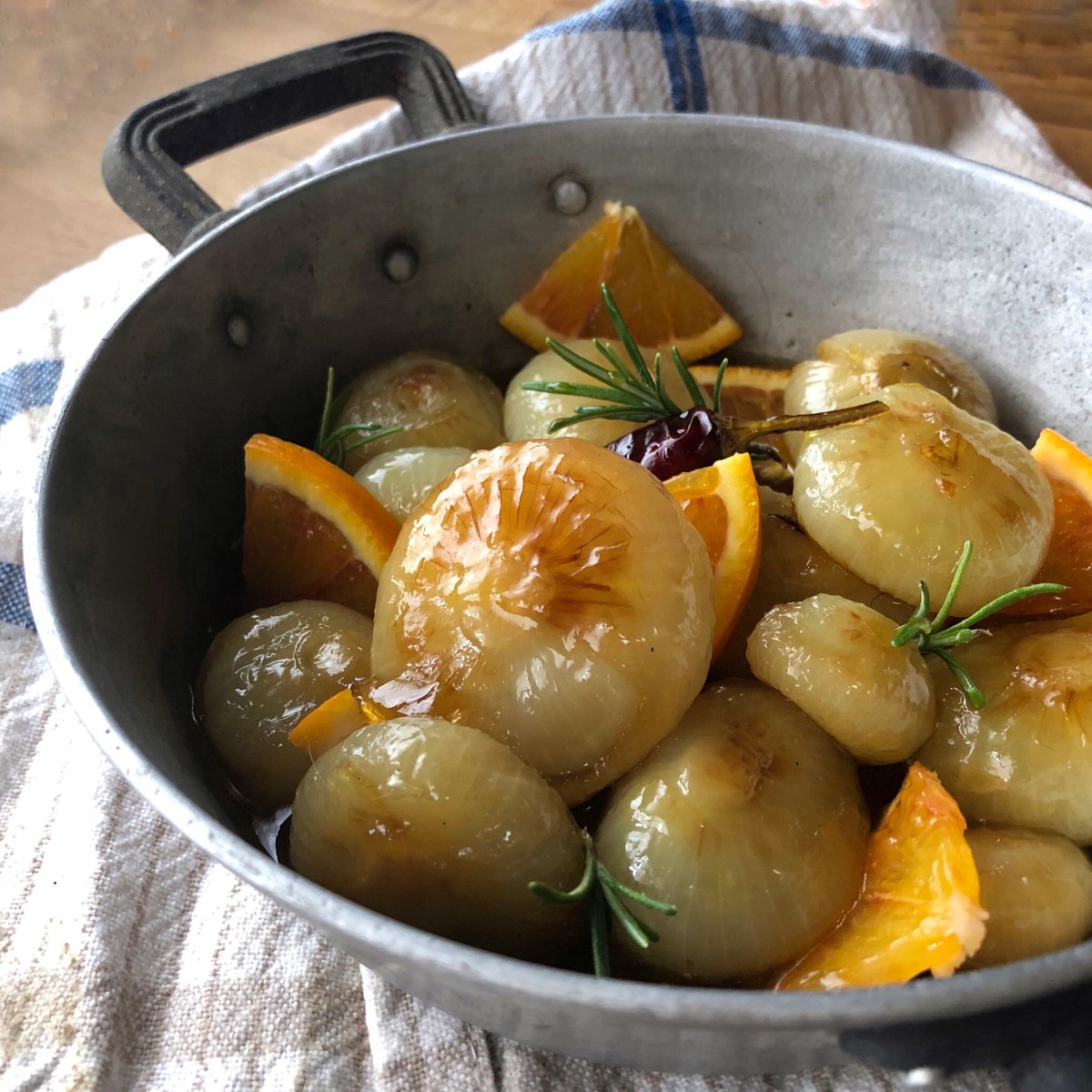 Lo sai che le #cipolline fanno bene alla salute? Sul blog la #ricetta per farle in #agrodolce con sciroppo d’#acero e #arancia lalunasulcucchiaio.it/2018/01/cipoll… .

#maplesyrup #maplefarm #orange #maple #cipollineborettane #sciroppodacero #cipolle #detox #deliciusfood #recipeontheblog