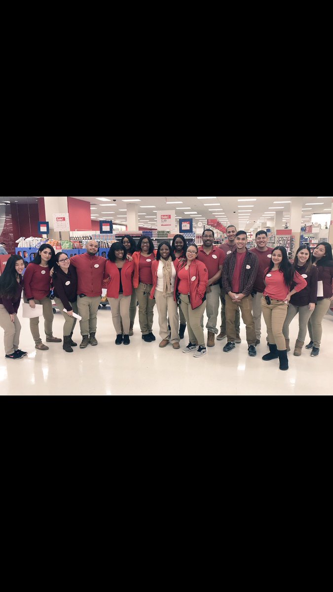 TreiGreen's tweet photo. 2451 TL Team ready to put in that work #teamwork #LODSTRONG πͺπ½π@gbayolima10 @ArsenioDioquino @NatTrgt @TAINE007 @LisaThomasTGT @shacherice https://t.co/jvJgq4hDTo