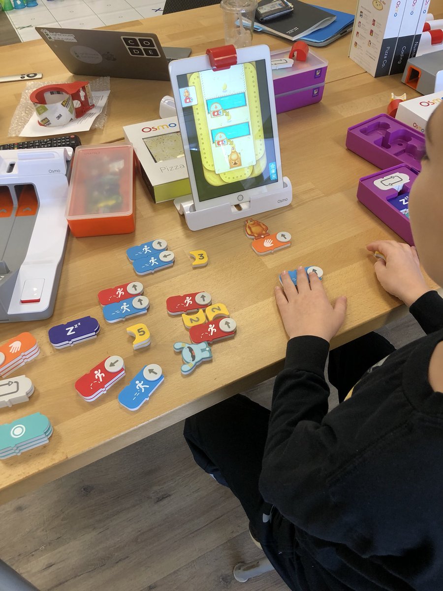 Keercraig's tweet image. Exploring @PlayOsmo #codingduo #duo with campers. Love the #problemsolving #coding & #teamwork involved #osmoambassador
