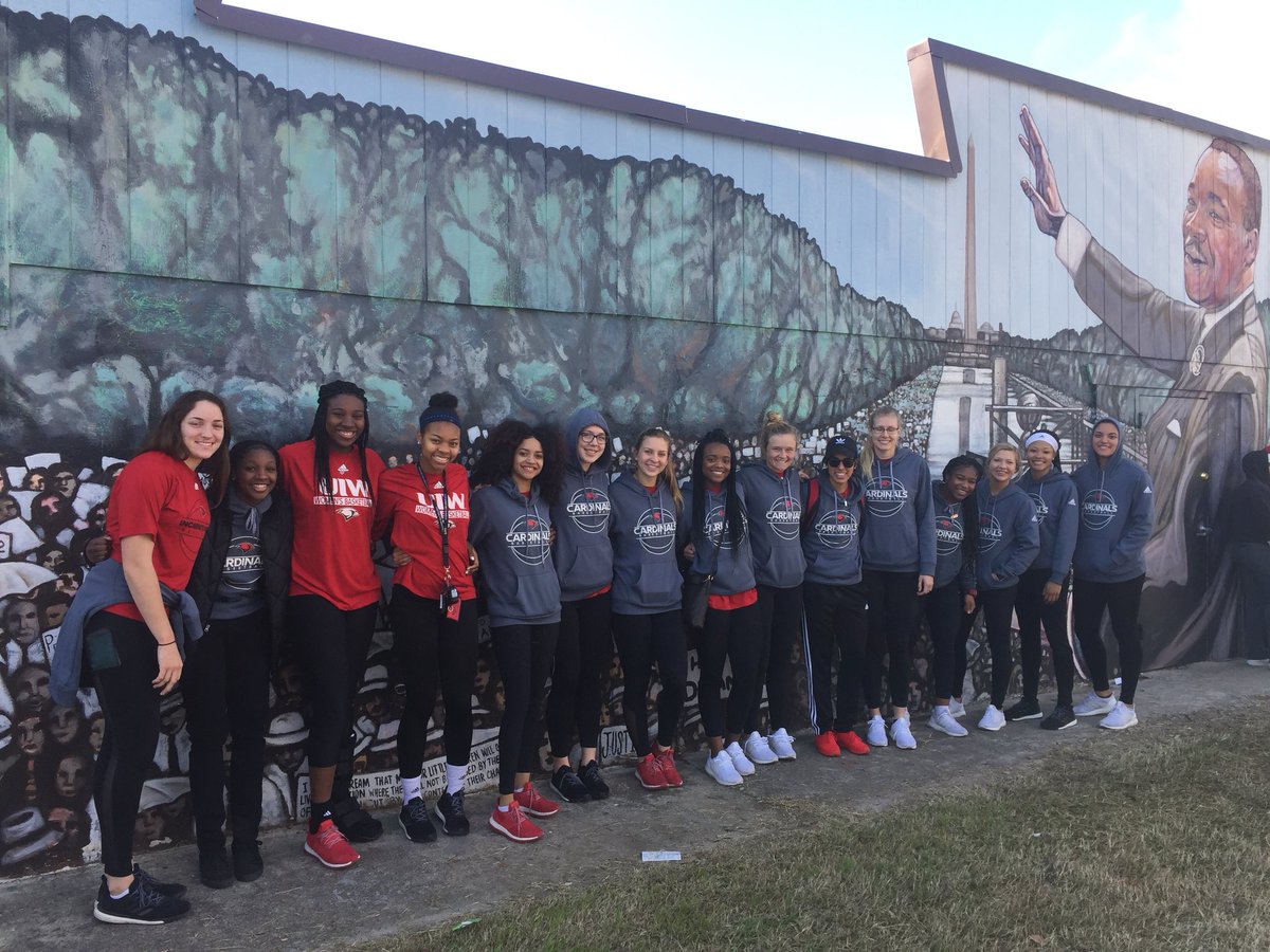 UIWWBB's tweet photo. Honored to be apart of San Antonio’s 50th Annual MLK March, which is one of the largest in the country. Beautiful day to come together with our community as ONE
“Life's most persistent and urgent question is, 'What are you doing for others?” - MLK
#MLKDay #MLKMarchSA https://t.co/Rz6k9nXq4c