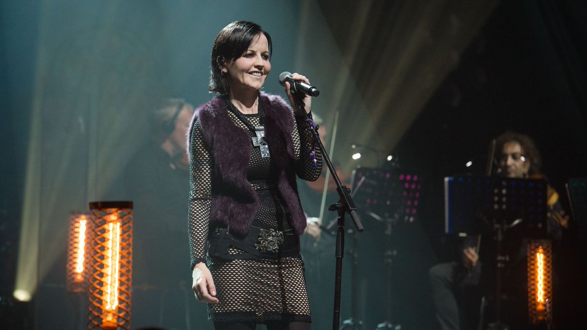 MTVNEWS's tweet photo. Dolores O’Riordan, Lead Singer Of The Cranberries, Dead At 46 https://t.co/e2VwVWcuO2 https://t.co/gRnGgPo1Ed