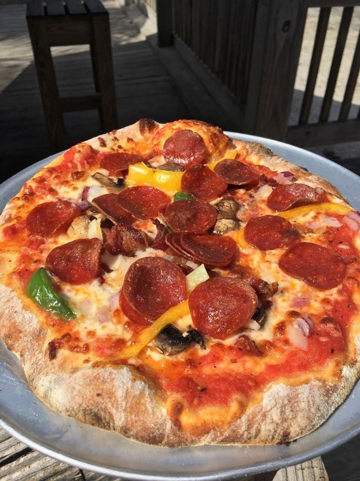 _CoconutBay's tweet photo. @funtravelchat A3 Bacon on pizza or pizza on bacon? Who cares - it has bacon! #drooltime #FunTravelChat #baconphototime https://t.co/ZhFSqmI9vO