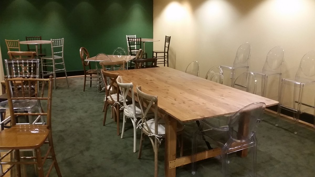 ChiavariChairCo's tweet photo. Our new office is starting to take shape!!! Operation #SHOWROOM is in full swing. Here are a few shots of our progress #chiavari #chairs #tables #barstools #rustic #wedding #furniture #party https://t.co/fGFgkr53vr