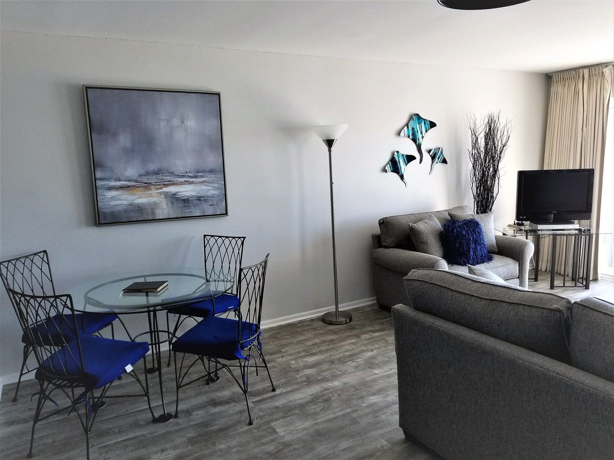 Holly Day tweet media