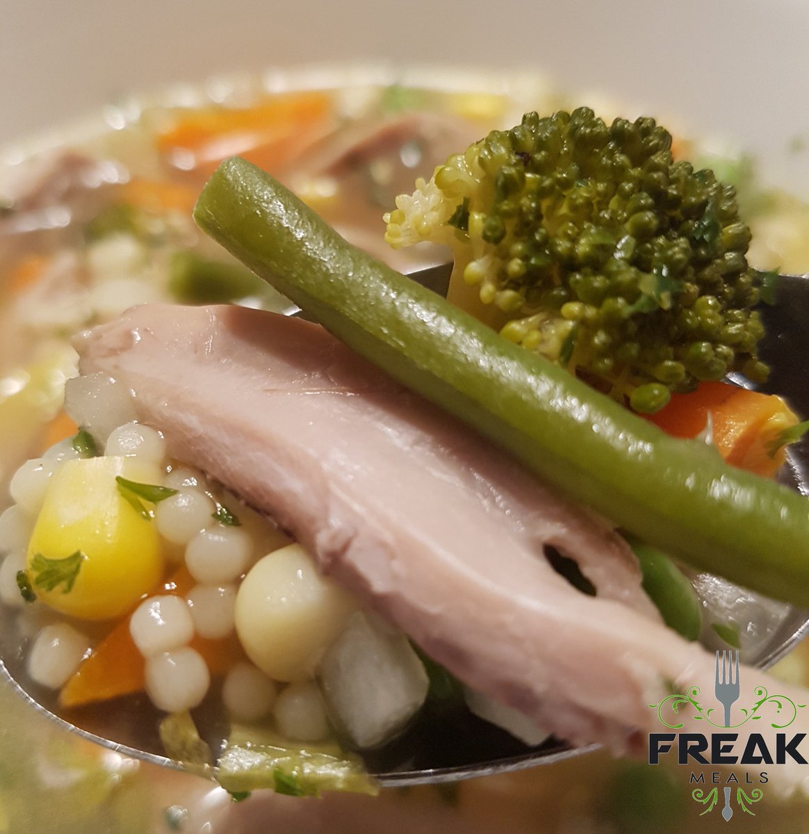FreakMeals's tweet photo. Homemade chicken soup made with mini pasta balls. All of our meals are made with only the freshest ingredients! Call, text or DM us today!4034794653
#yyc #gym #mealprep #powerlifting #yycfitness #bodybuilding #physique #chef #olympia #bodybuildingfood https://t.co/7yNnHJ1cJd