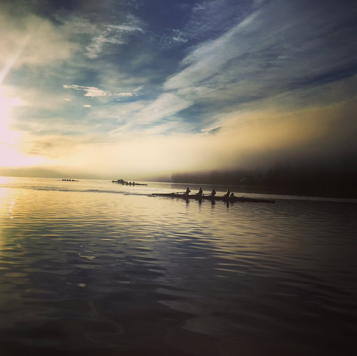 WWU_Rowing's tweet photo. Starting the week off the best way possible! #Rowviks #sunrise #flatwater #vespoli https://t.co/PWYuhaVWFk