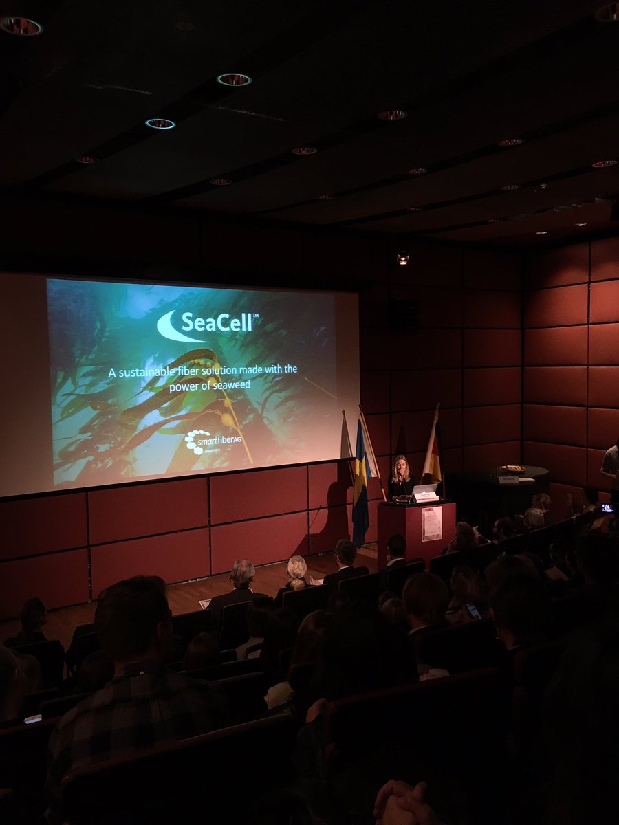 Swebotschaft's tweet photo. Sarah King von @smartfiberNews über #SeaCell, "a sustainable fibre made from organic seaweed" 
#FibreInnovation #sustainablefashion https://t.co/RA7uOCjl1Y
