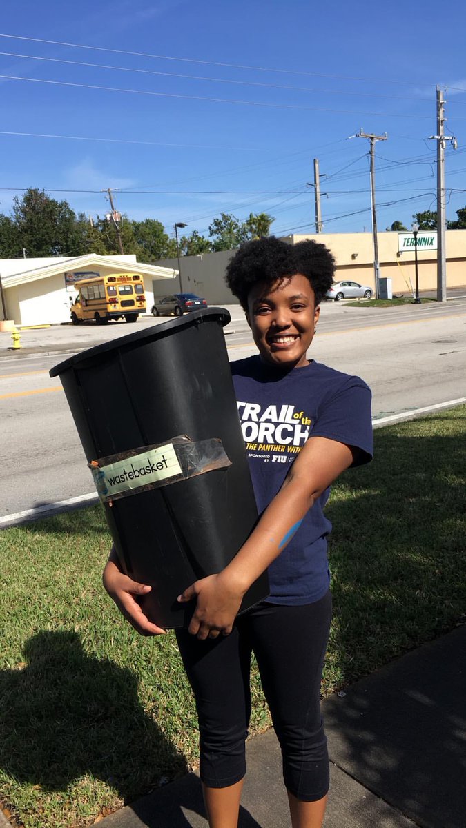 FIU's tweet photo. #MLKDayofService with @FIU_aB! #MLKDay #MLK50Forward https://t.co/5Xfpa0qVGr
