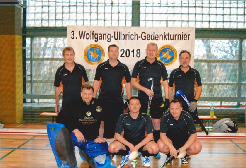 SVPrieros's tweet photo. Ergebnis vom Turnier in Schwerin https://t.co/VMfZWG6DEM

#hockey #prieros #Gedenkturnier #Podium https://t.co/MUmFHHKfaM