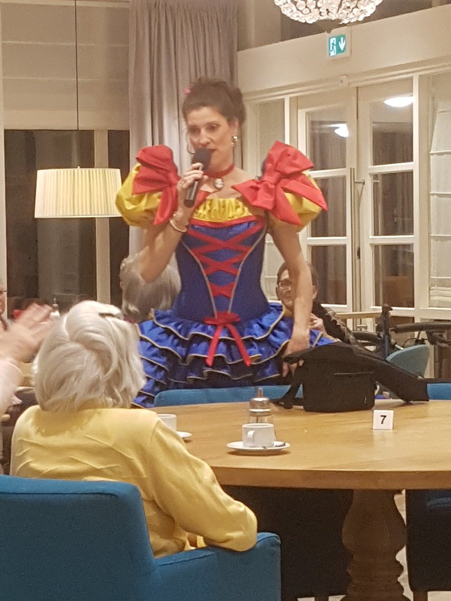 deBijnkershoek's tweet photo. Avondje vertier in de Bijnkershoek. Italiaanse sferen met La Donna Mobile. #axioncontinu https://t.co/VWsbQvkm45