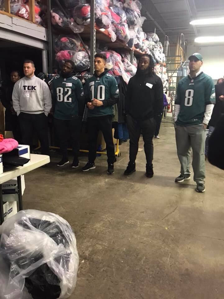 C2CPhiladelphia's tweet photo. Fresh off a big playoff victory, Philadelphia @Eagles players @TorreySmithWR, @MackHollins, @DonnieJones and Steven Means stopped by The Giving Factory to volunteer for #MLKDay!
#Philly #PHL https://t.co/Vxl3RasJOR