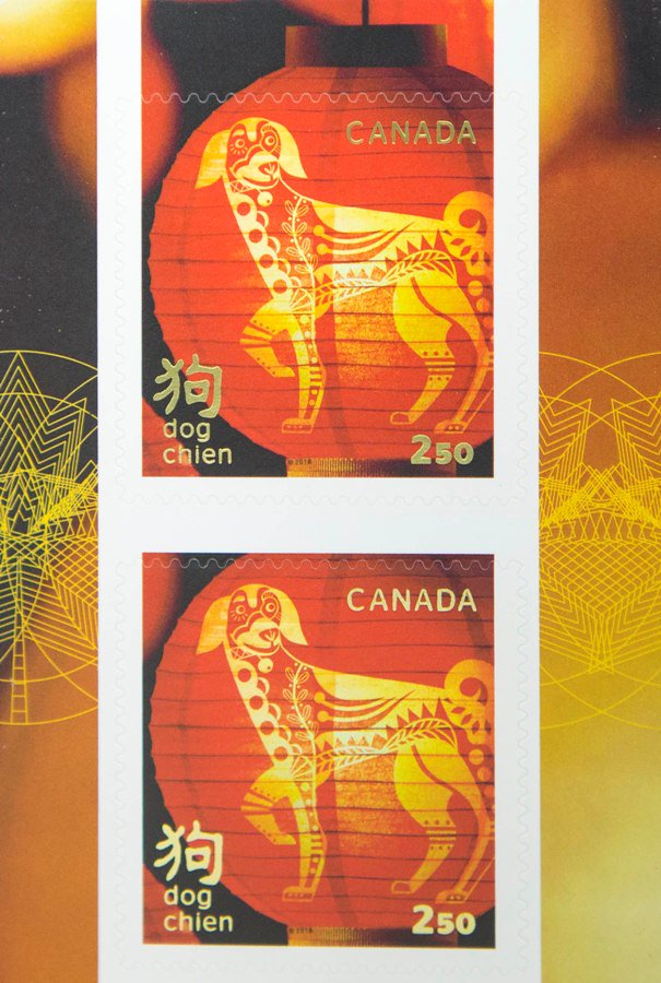 XHNews's tweet image. How are you planning to celebrate the upcoming Year of the Dog?
Canada Post issues the Year of the Dog stamps and collectibles to ring in the Chinese Lunar New Year xhne.ws/gWbDe