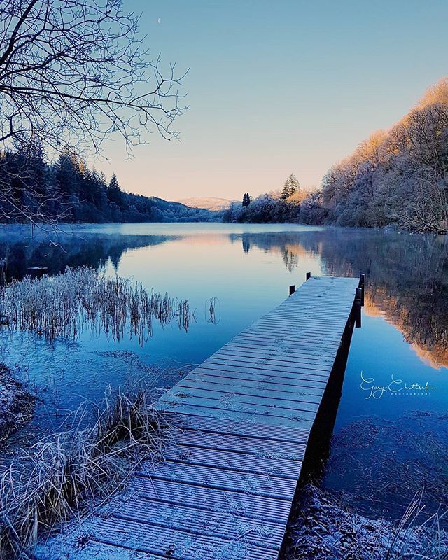Loch Ard is so ridiculously beautiful, you could stare at it all day 😍 📷 instagram.com/gbc123 <a href="/lomondtrossachs/">Loch Lomond & The Trossachs</a> #LochArd