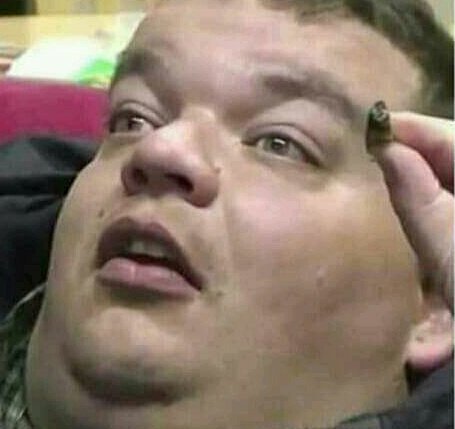 pyrorivarola's tweet image. cuando te dicen 'no me hagas caso' ¿hay que hacerle caso? porque si no le haces caso, LE ESTAS HACIENDO CASO.