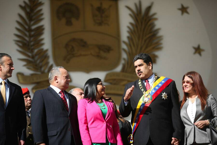 PresidencialVen's tweet photo. ✅#MensajeAnualANC2018  Pdte. @NicolasMaduro: En los 18 años de la #RevoluciónBolivariana hemos ganado por la calle del medio 22 elecciones https://t.co/2MQewsqTmV