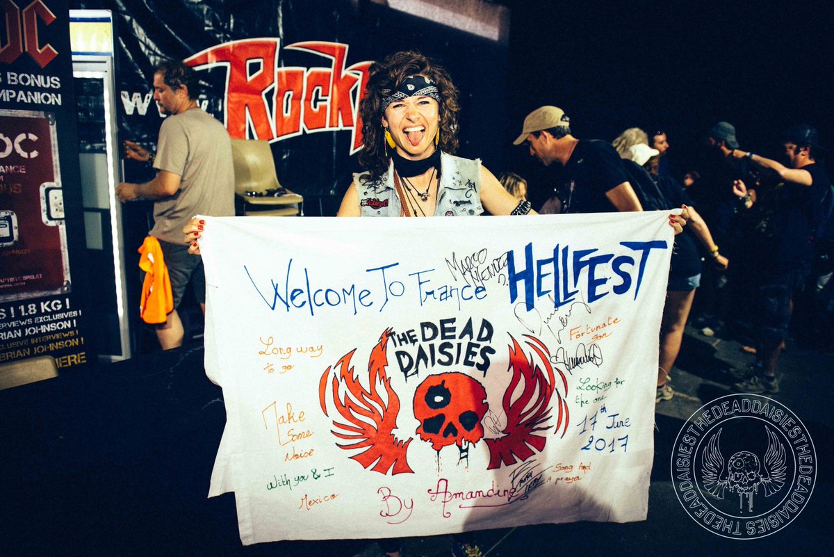 TheDeadDaisies's tweet photo. #Flashback: Check out our awesome fans bringing their DIY skills to @hellfestopenair in France last year! 🤘
#Festival #LiveAndLouder #Hellfest2017 #RockNRoll https://t.co/Ts6NYF15Zt