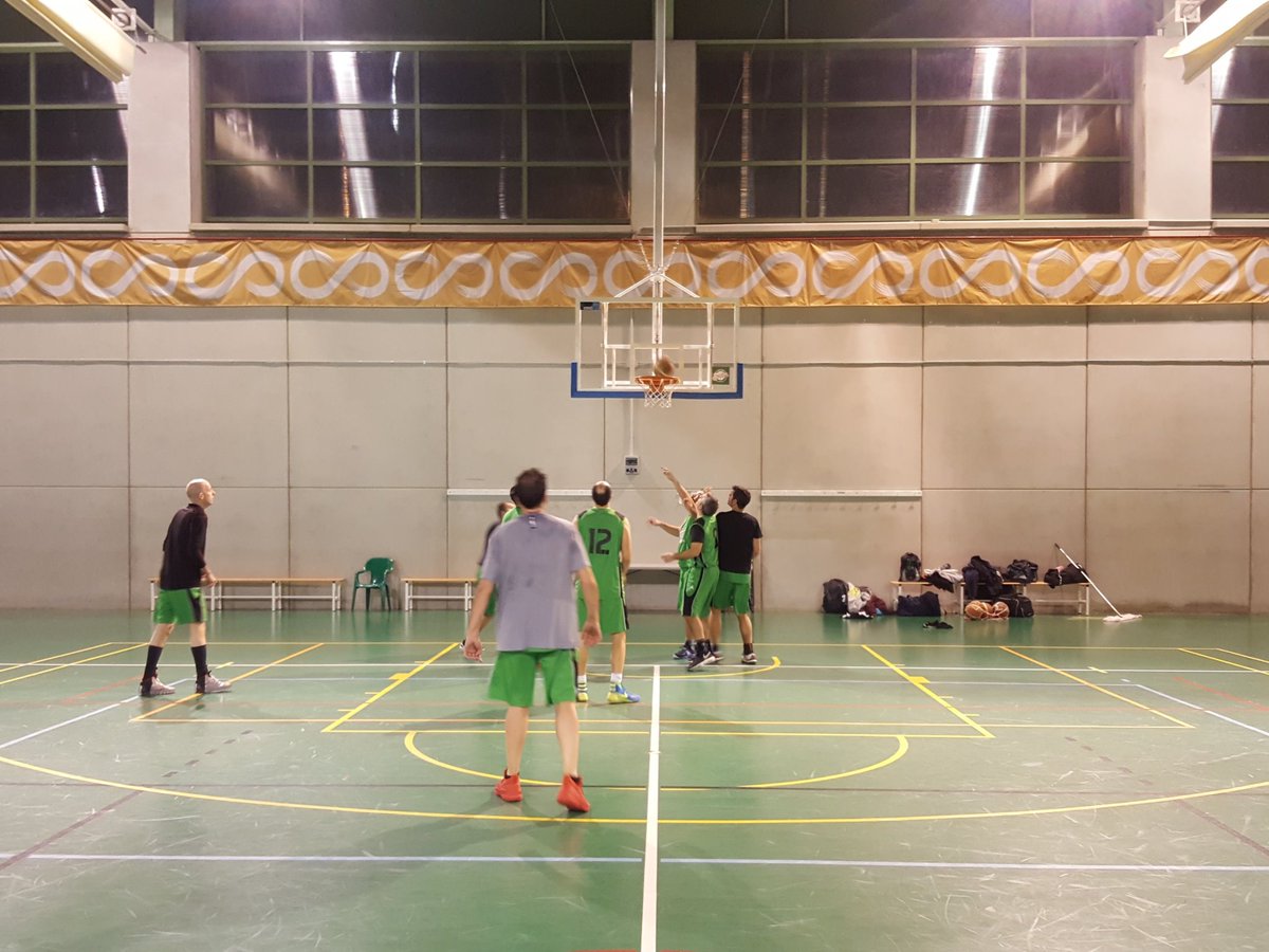 El <a href="/TranTranTeam/">Tran Tran Team</a> entrenando después de la  victoria contra la #LaKeka.

#MarcadorDistrito (26-33)