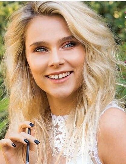 Happy birthday valentina zenere espero te la hallas pasado bien  