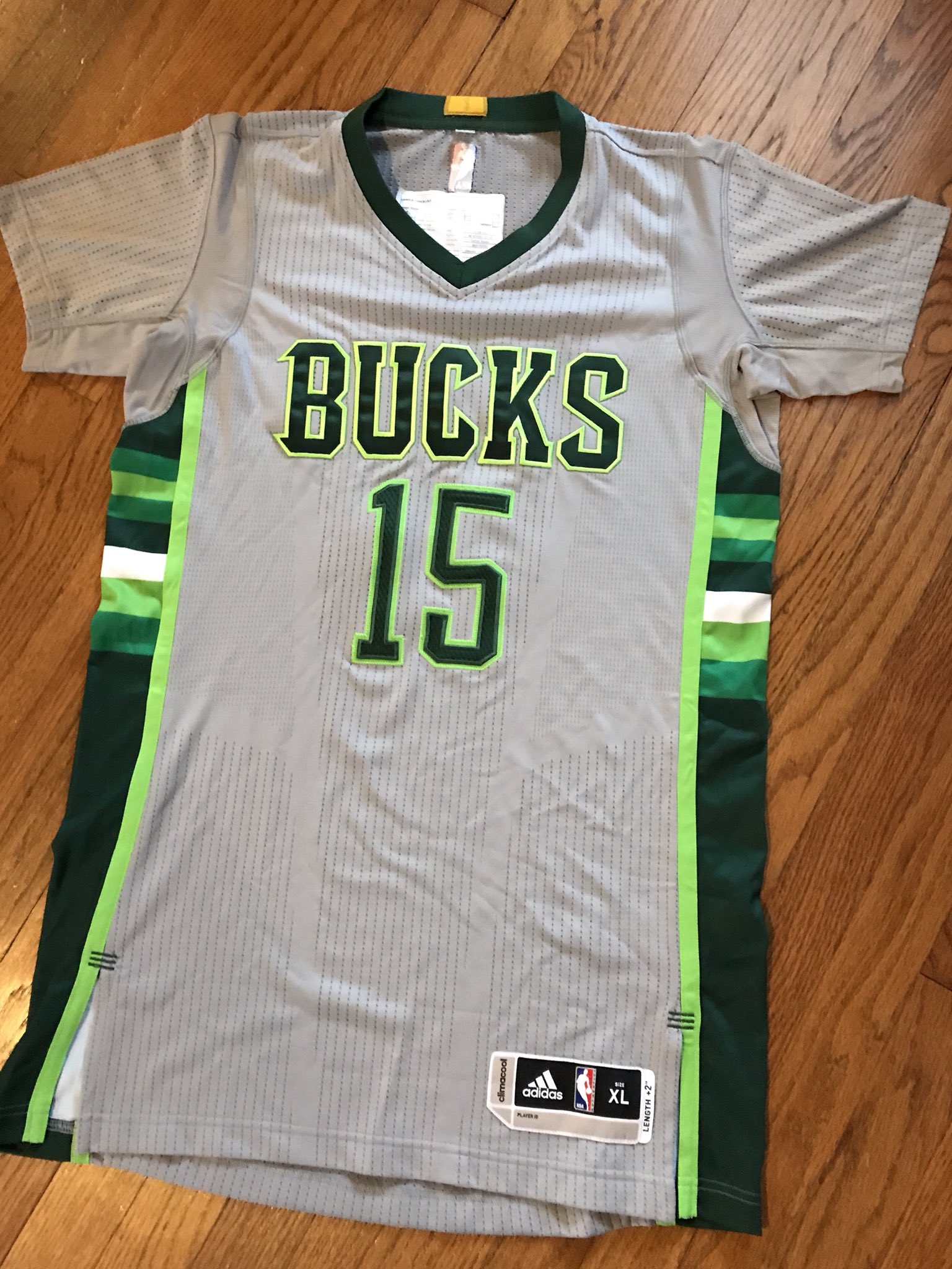 Bucks sales sleeved jersey