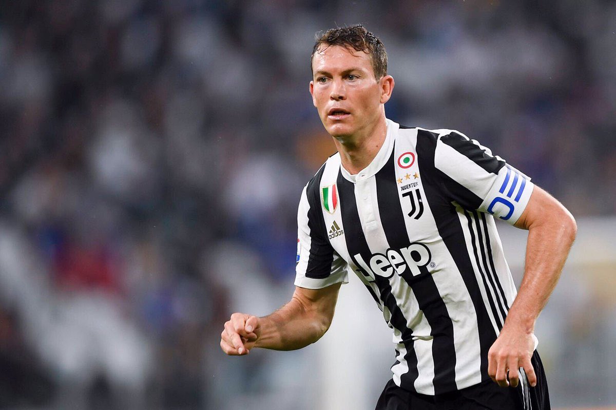 Happy birthday to Juventus right-back Stephan Lichtsteiner, who turns 34 today.

Games: 243
Goals: 15 : 9 