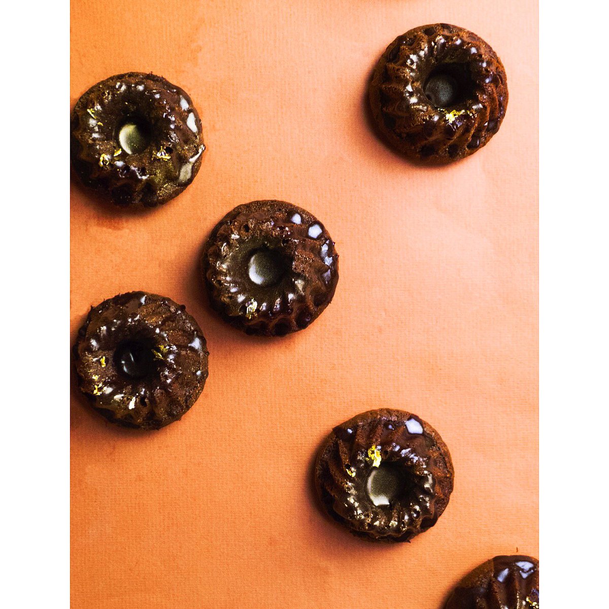 _MODERNPROVIDER's tweet image. ‘Flourless Chocolate Teacakes made with ‘water ganache’ #ottolenghi #instafood